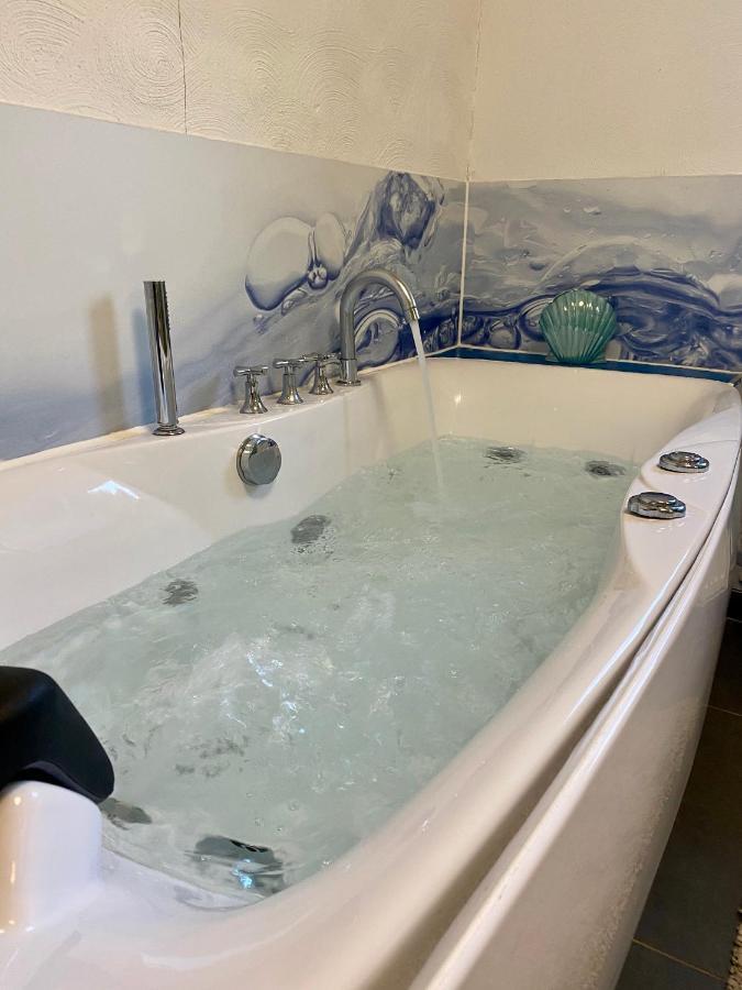 Eifelstein, Apartment Mit Whirlpool Und Ofen Dahlem  المظهر الخارجي الصورة